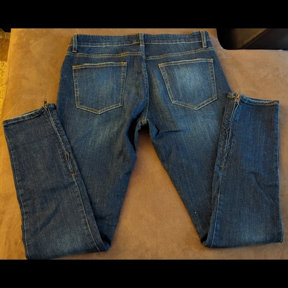 Ankle Zipper Denim Jeans - Picture 2 of 4